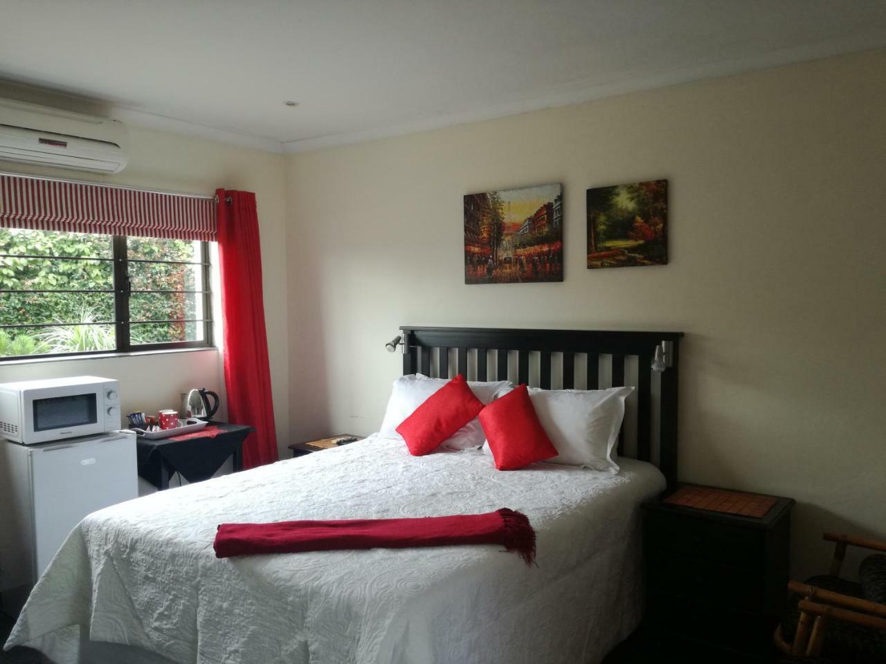 Avalon Guest House Amanzimtoti Exterior foto